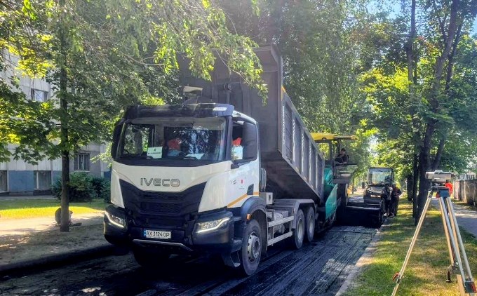 Новини Харкова: у місті ремонтують дороги і тротуари